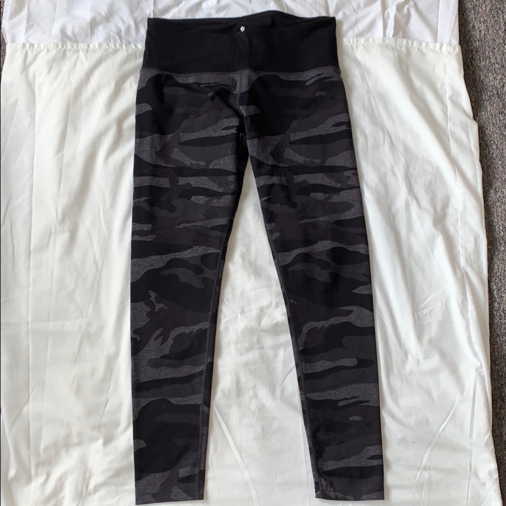 Tuff Athletics black camo leggings